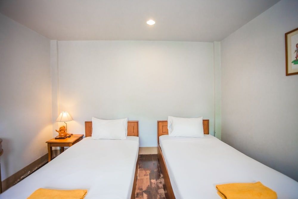 Chaam Villa Sun Hotel Standard Room 8