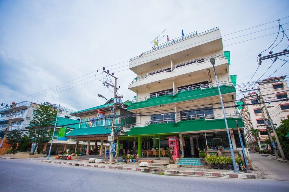 undefined Chaam Villa Sun Hotel 9