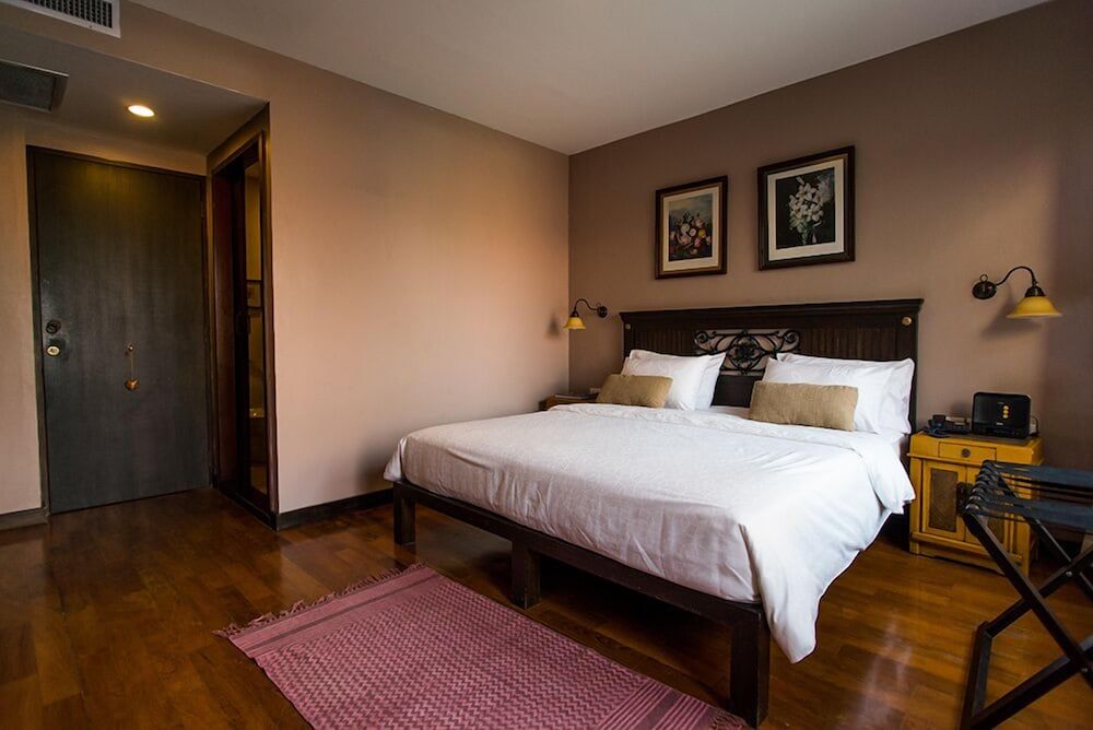 Sala Arun Standard Double Room, Terrace, City View 3