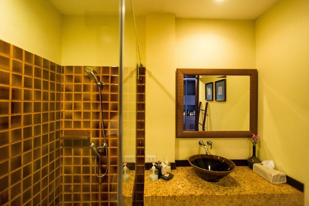 Sala Arun Standard Double Room, Terrace, City View 8