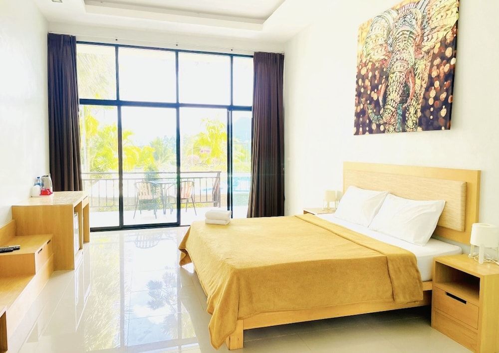 Takhun Mountain View Hotel Deluxe Room, Pool Access 2