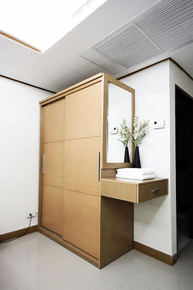 The Chateau Luxury Serviced Apartment Studio 3