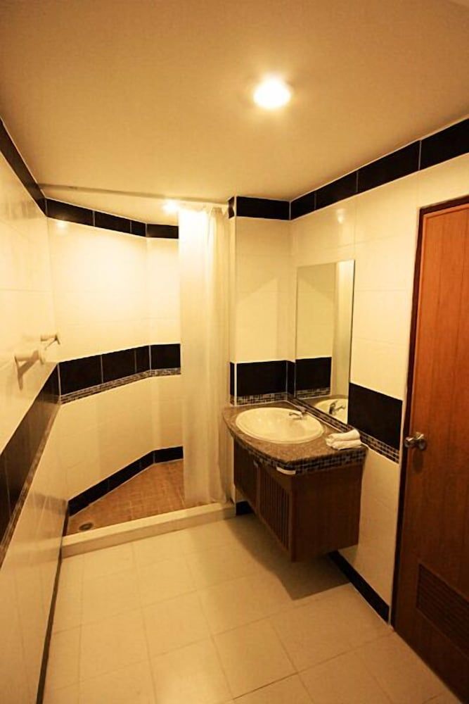 The Chateau Luxury Serviced Apartment Family Room, 2 Bedrooms 2