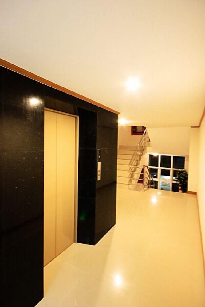 undefined The Chateau Luxury Serviced Apartment 9