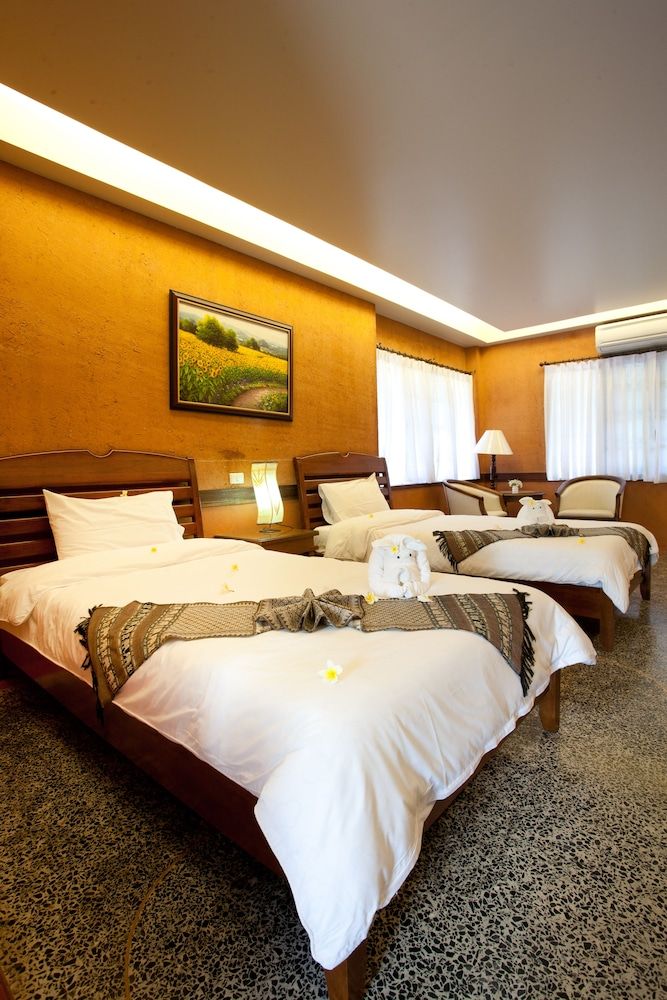 Mohnfahsai Home Resort Executive Room with Twin Bed 2