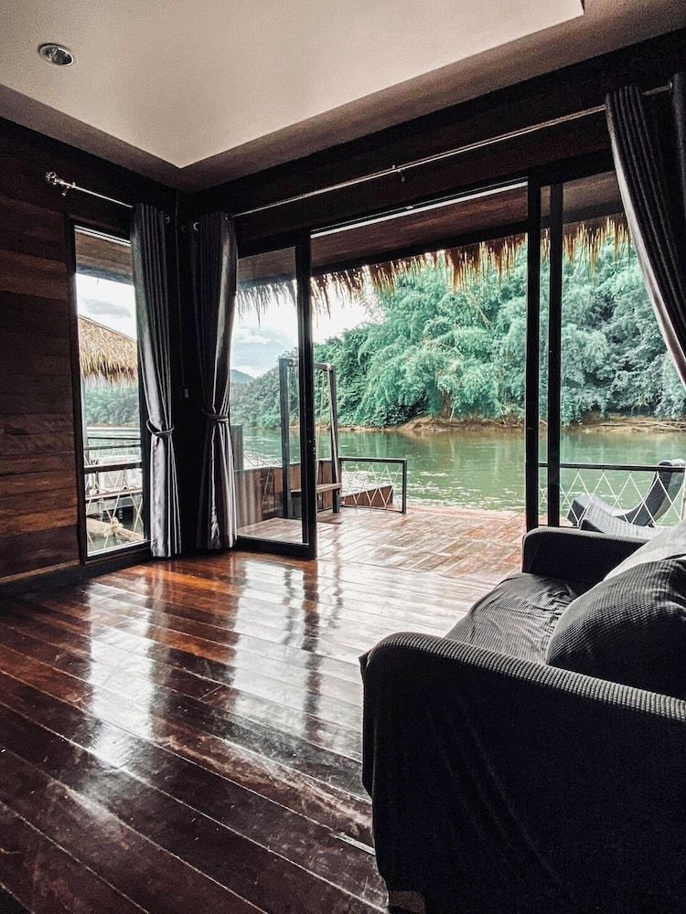 The River Life Resort Raft Zone 3