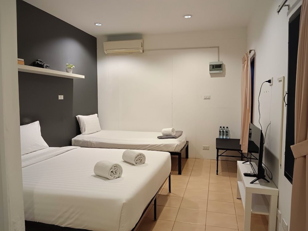 Family Room, 1 Bedroom