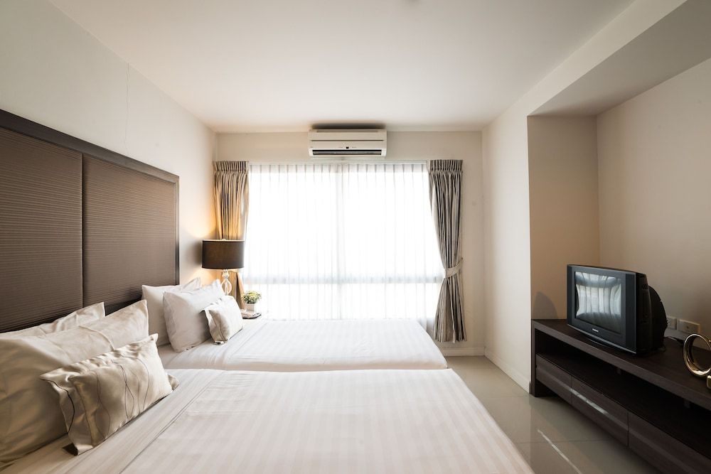 undefined Beyond Suite Hotel 5