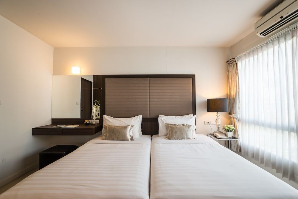 undefined Beyond Suite Hotel 4