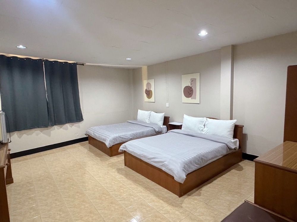 Standard 2 Double Beds