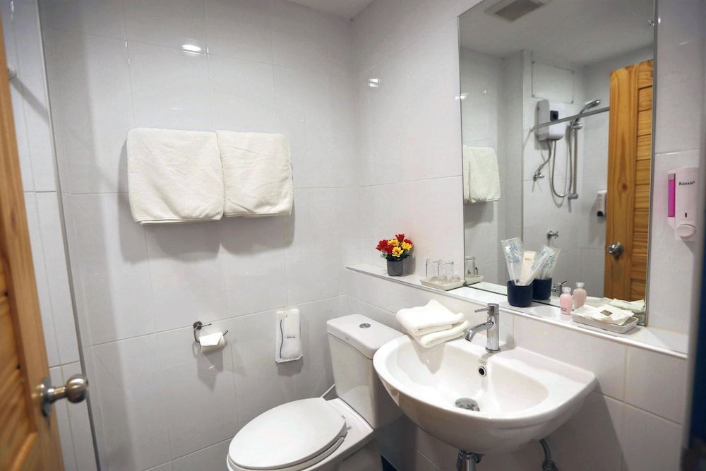 undefined Montha Hotel 8