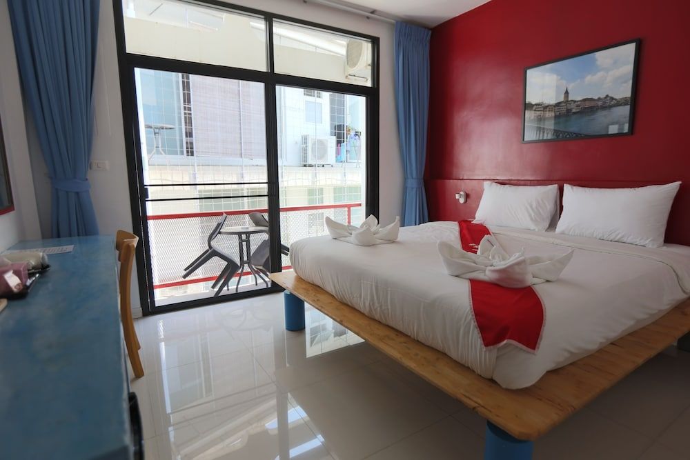 undefined Montha Hotel 6