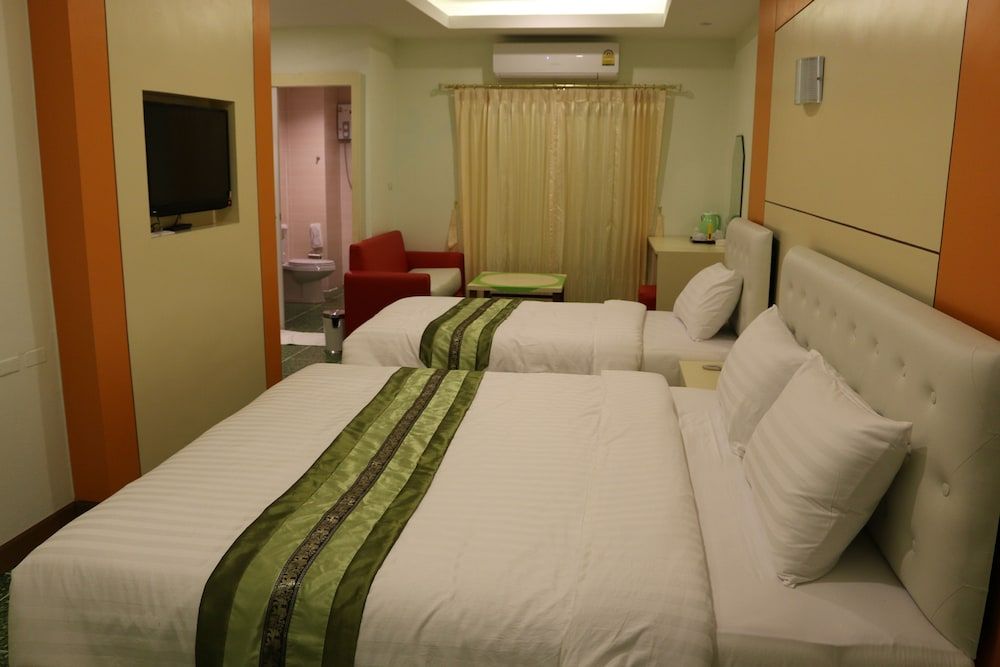 Lucky Green View Standard King Bed 2