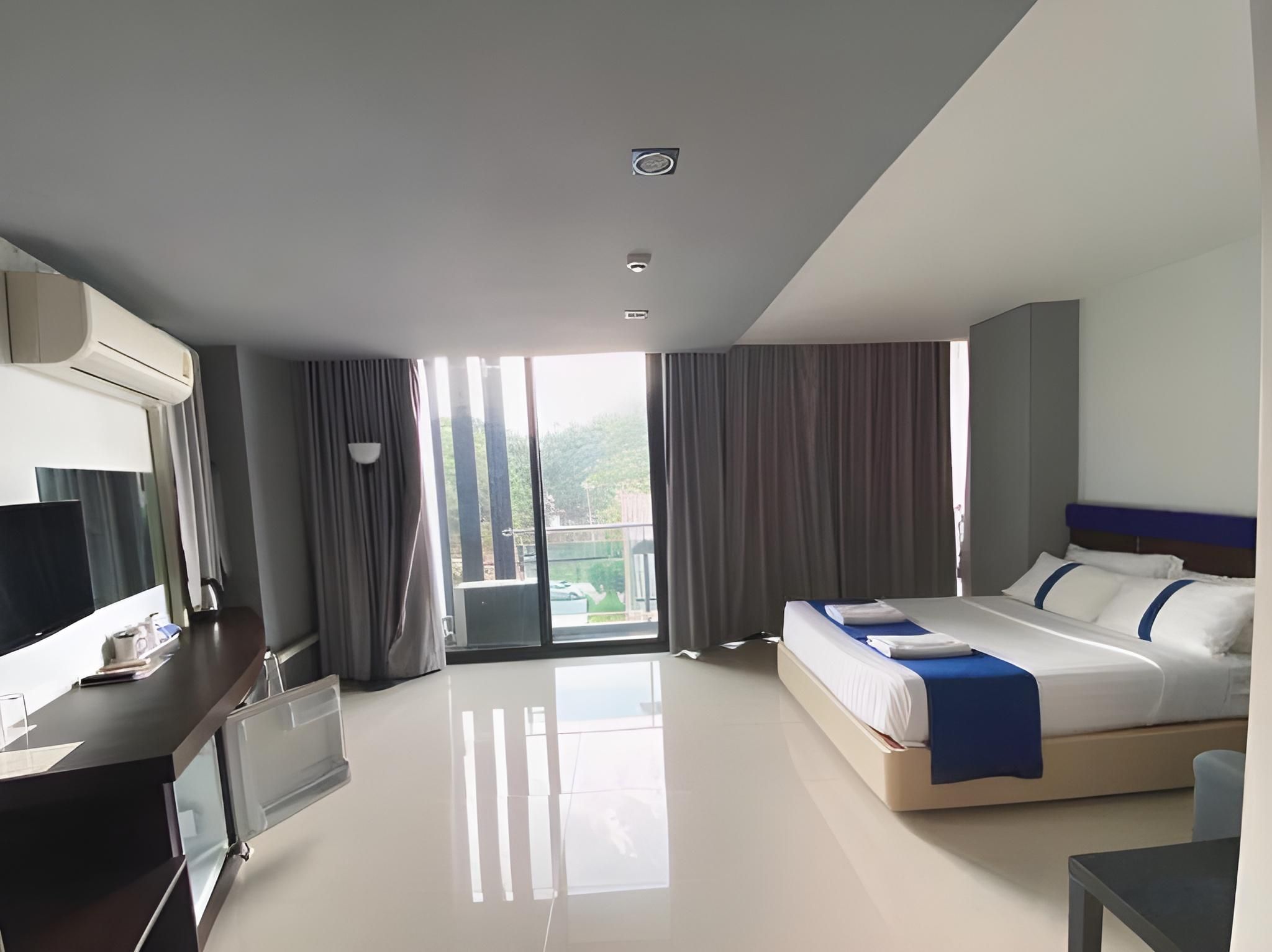 Ingtara Hotel Deluxe King Room