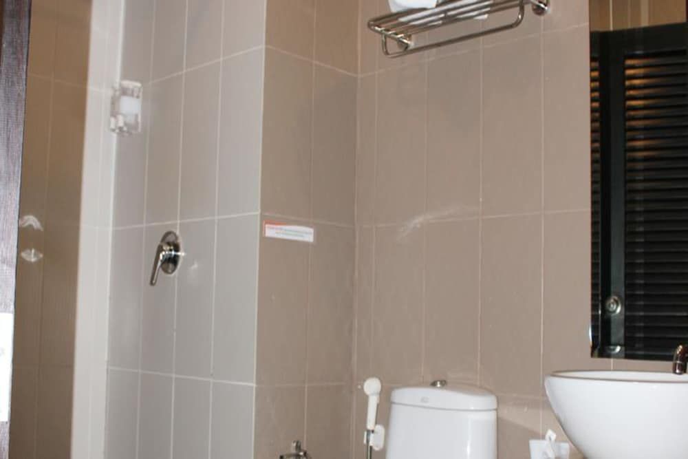 Lub Sbuy Hostel Standard Room, Private Bathroom 11