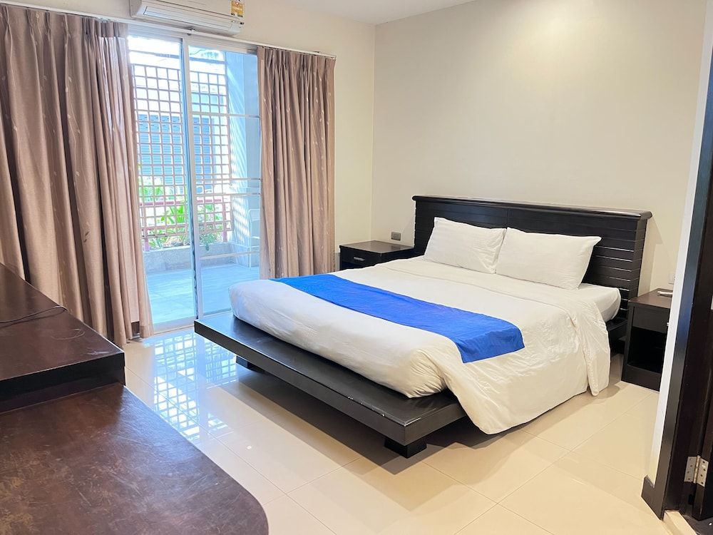 Lub Sbuy Hostel Standard Room, Private Bathroom