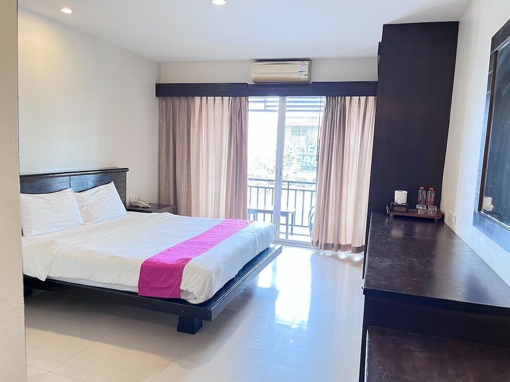 Lub Sbuy Hostel Standard Room, Private Bathroom 4