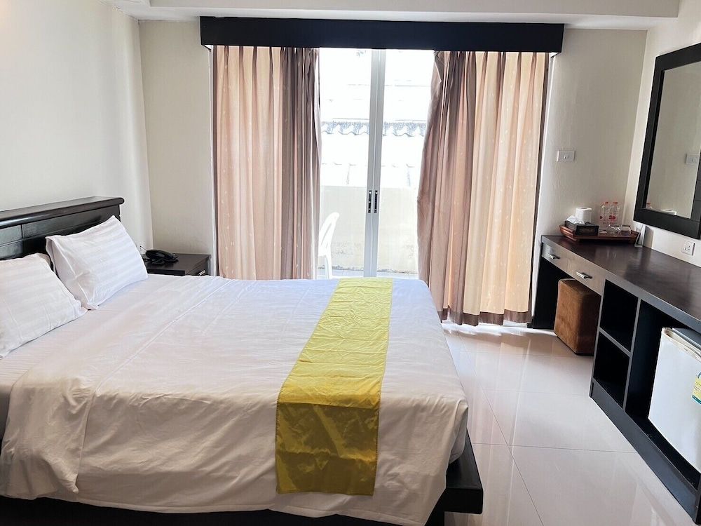 Lub Sbuy Hostel Standard Room, Private Bathroom 2