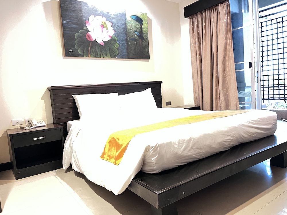 Lub Sbuy Hostel Standard Room, Private Bathroom 6