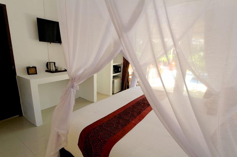 The White Cottage Standard Room 8