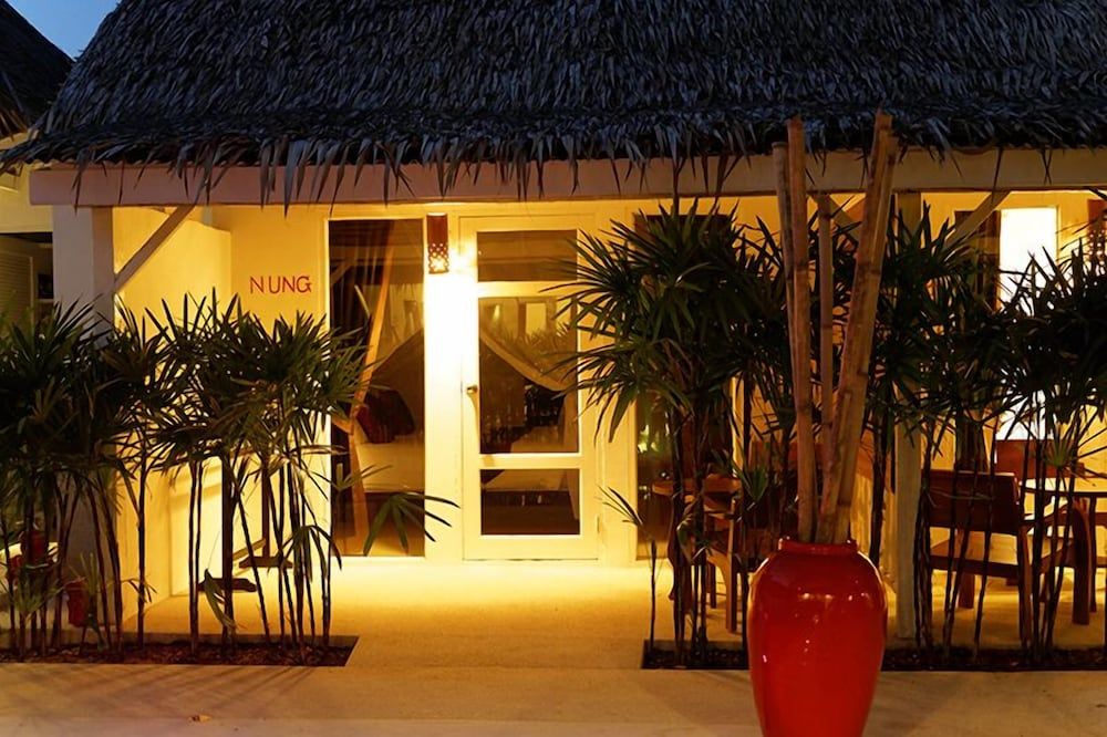 undefined The White Cottage 8