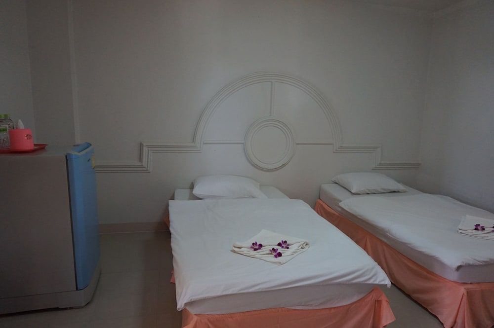 A.P. Garden Hotel Standard Twin Room 2