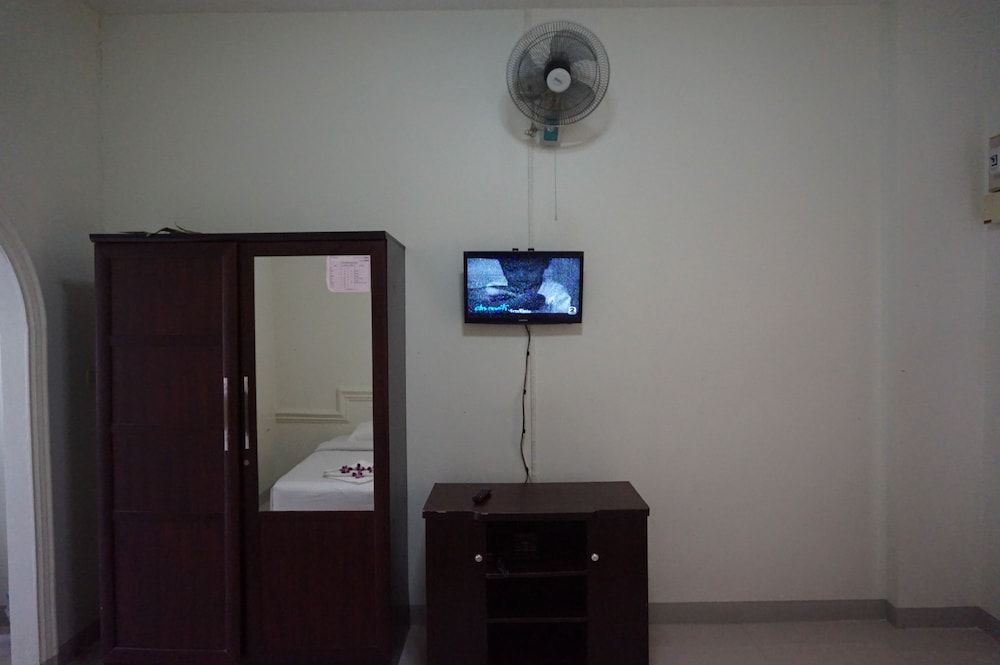 A.P. Garden Hotel Standard Twin Room 6