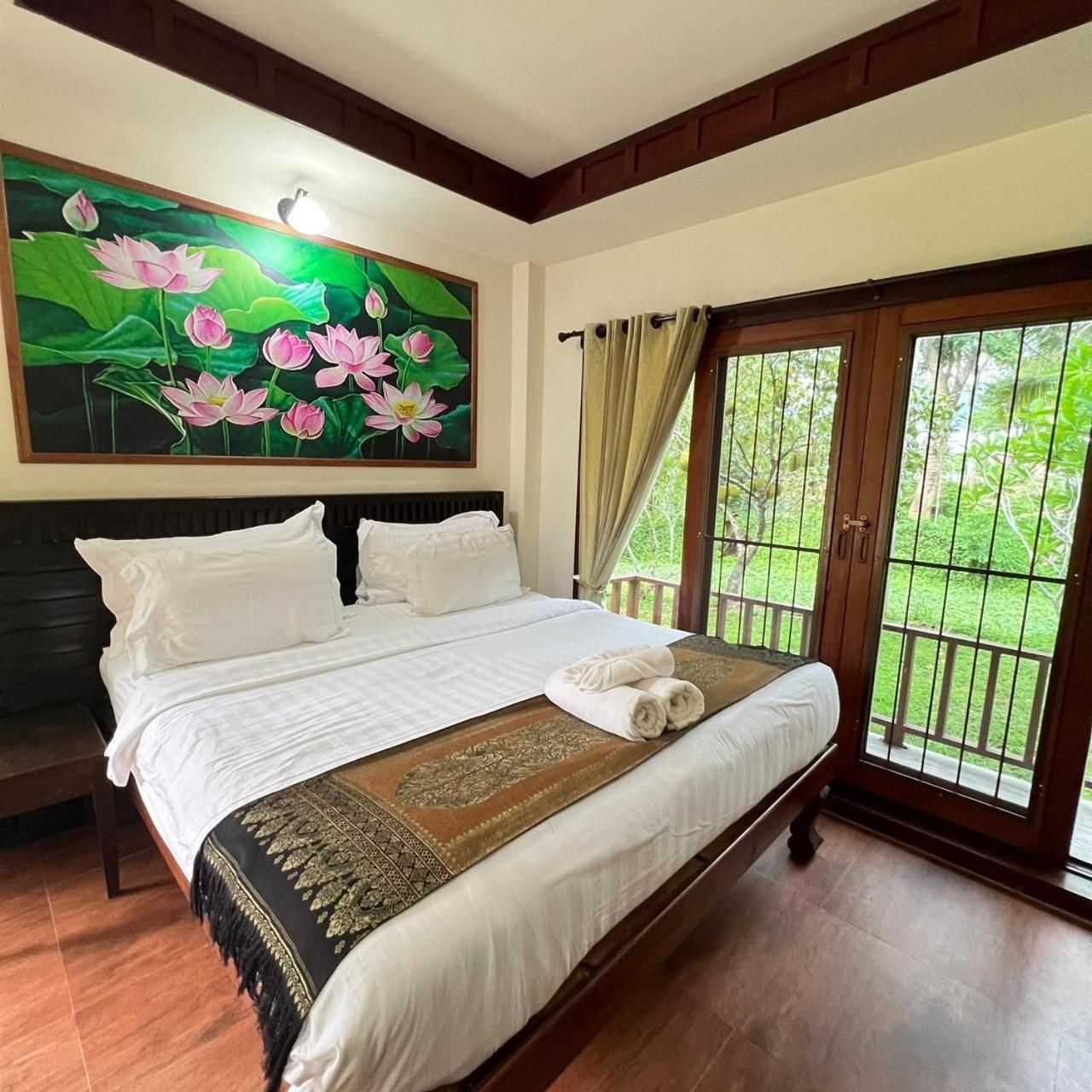 Superior King Bed Non-Smoking