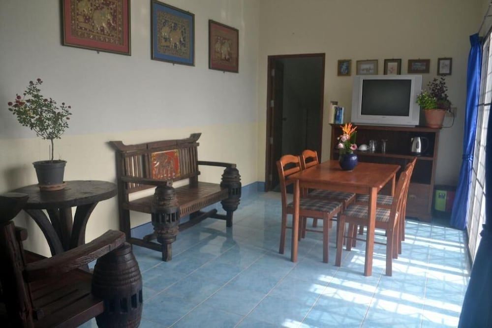 undefined OYO 851 On Hill Residence Patong 8