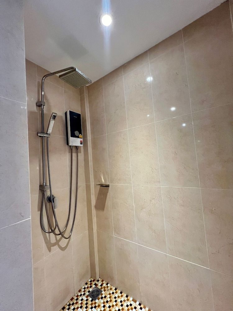 Yotaka Bangkok Hotel Twin Room, 2 Twin Beds 8