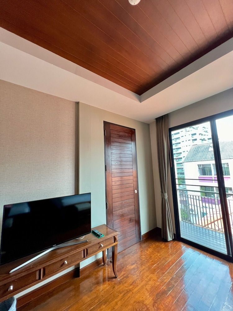 Yotaka Bangkok Hotel Twin Room, 2 Twin Beds 10