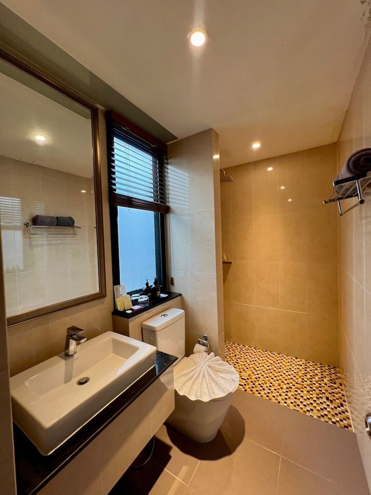 Yotaka Bangkok Hotel Twin Room, 2 Twin Beds 7