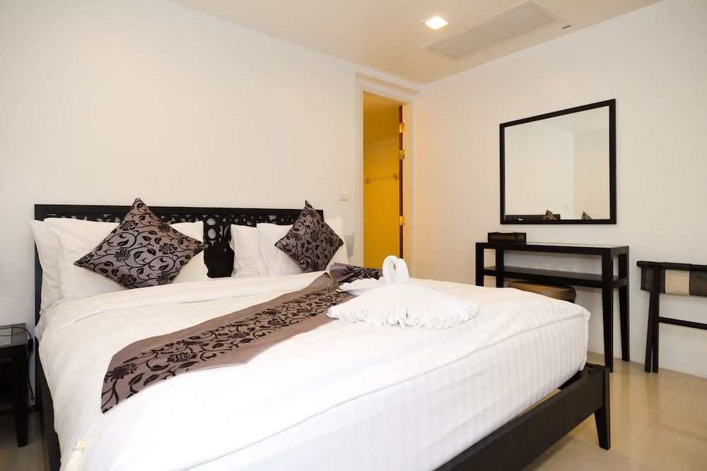 undefined Jirana Patong 7