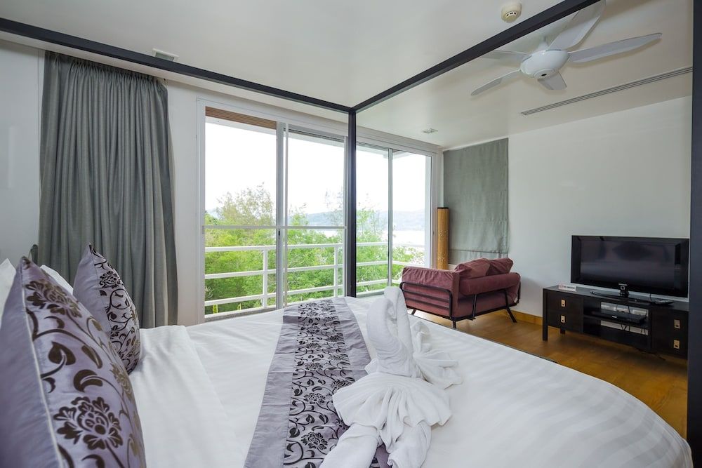 undefined Jirana Patong 10