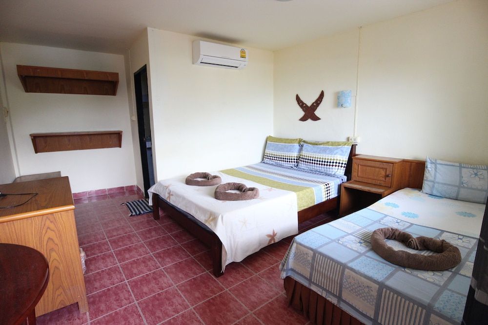 undefined Tara Inn at The Rock