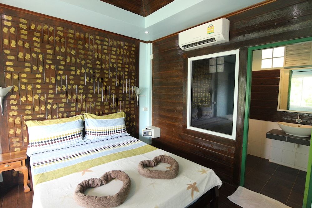 undefined Tara Inn at The Rock 5