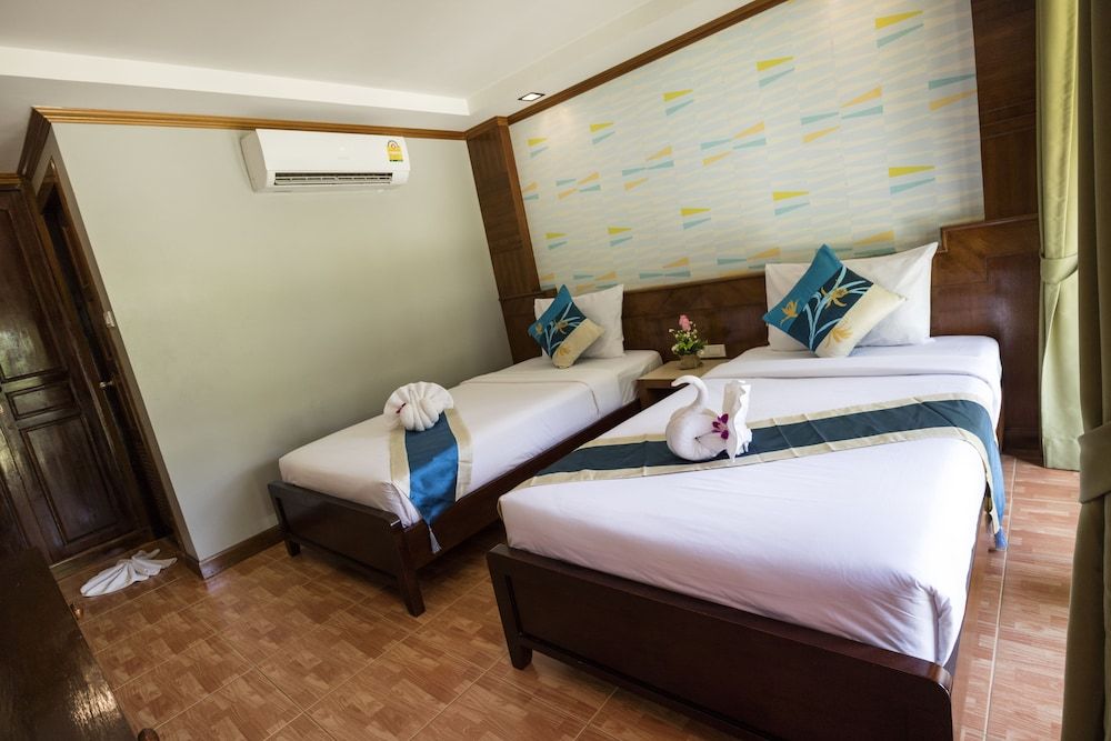 Coco Bella Resort Bungalow Twin Bed