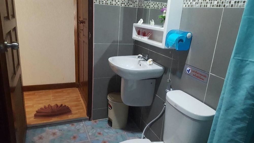 Coco Bella Resort Bungalow Twin Bed 8