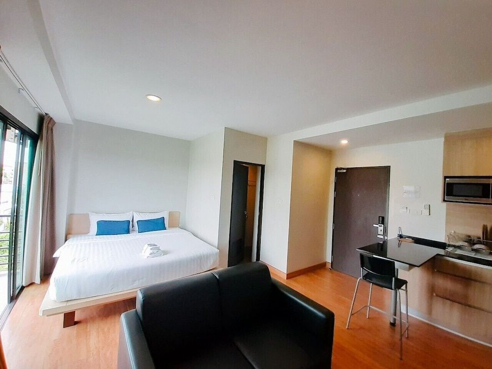 NARITA@amata Deluxe Studio, 1 King Bed 3