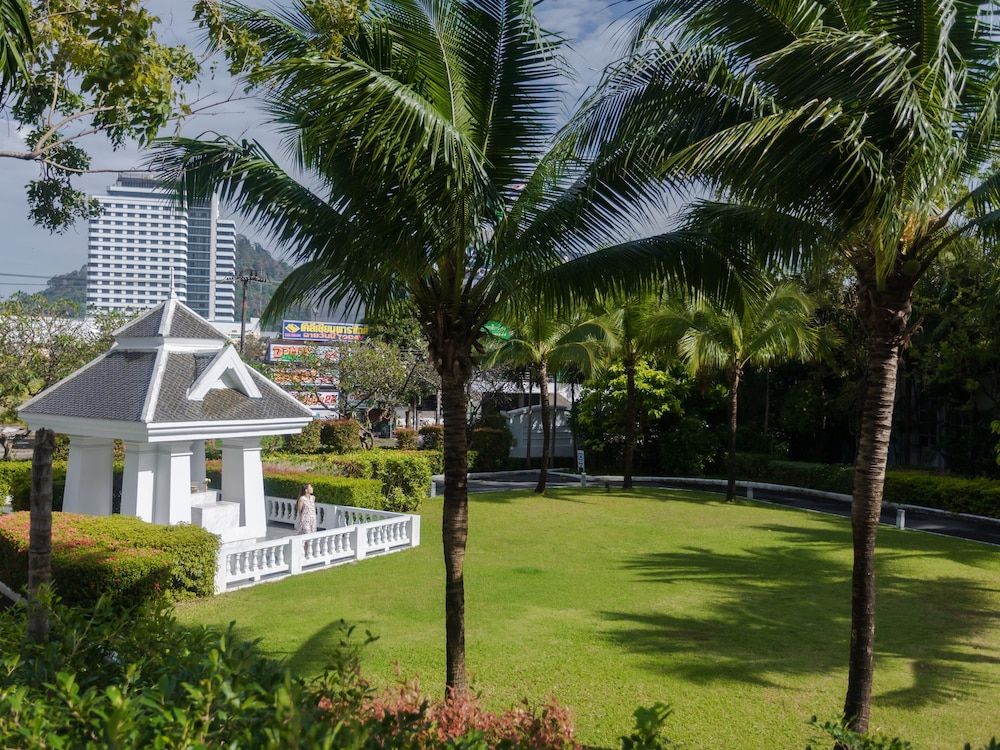 undefined Novotel Phuket City Phokeethra Hotel 6