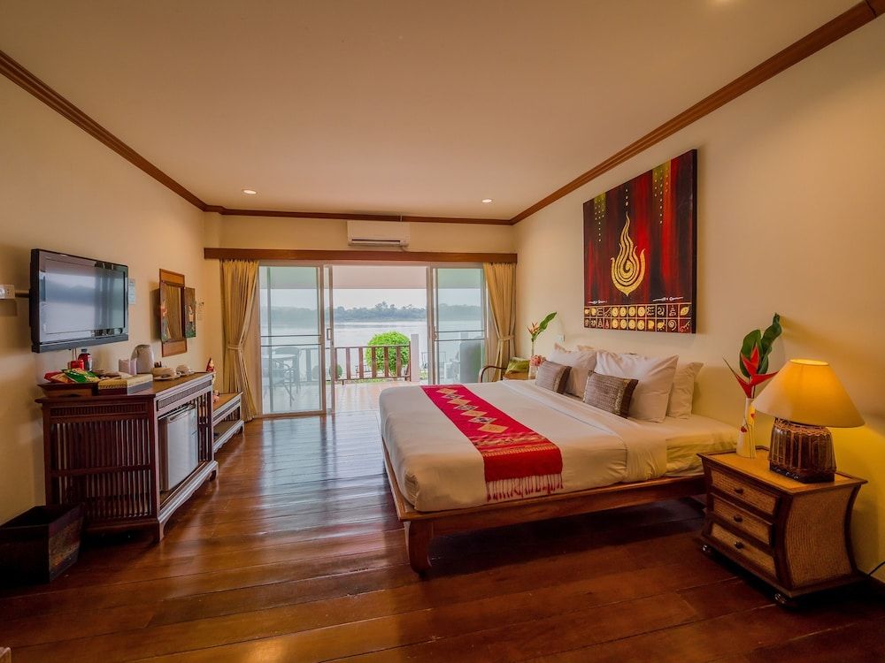 Chiangkhan River Mountain Resort Deluxe Double or Twin Room, River View 2