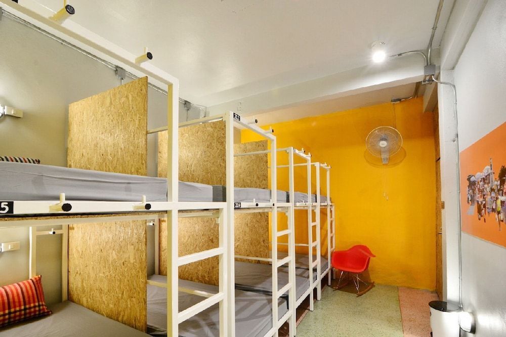 Adventure Hostel Bed in 8-Bed Mixed Dormitory Room (Bus) 3