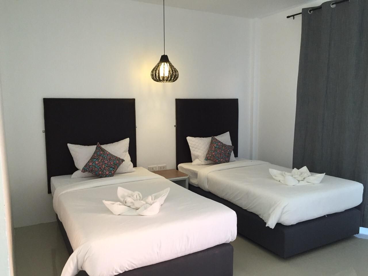 Standard Twin with Private Bathroom