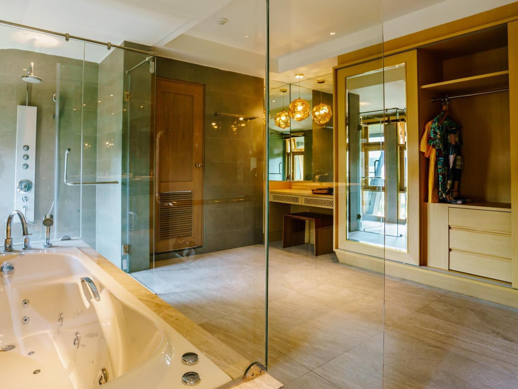 undefined Moon Dragon Hotel 9