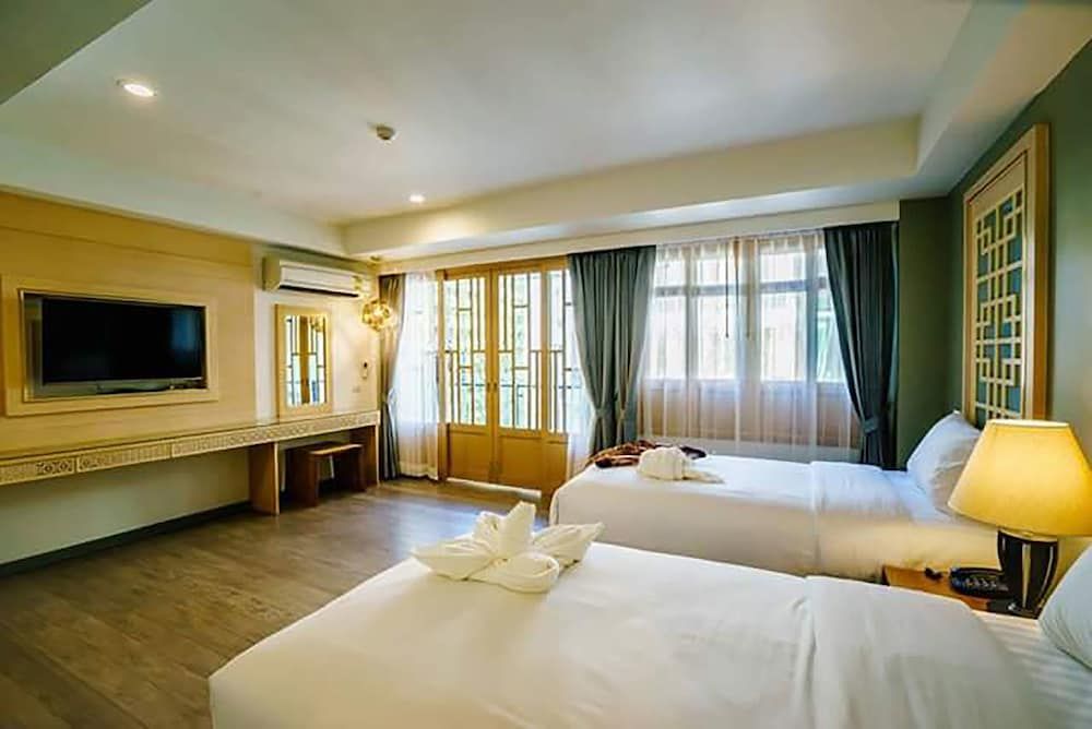Moon Dragon Hotel