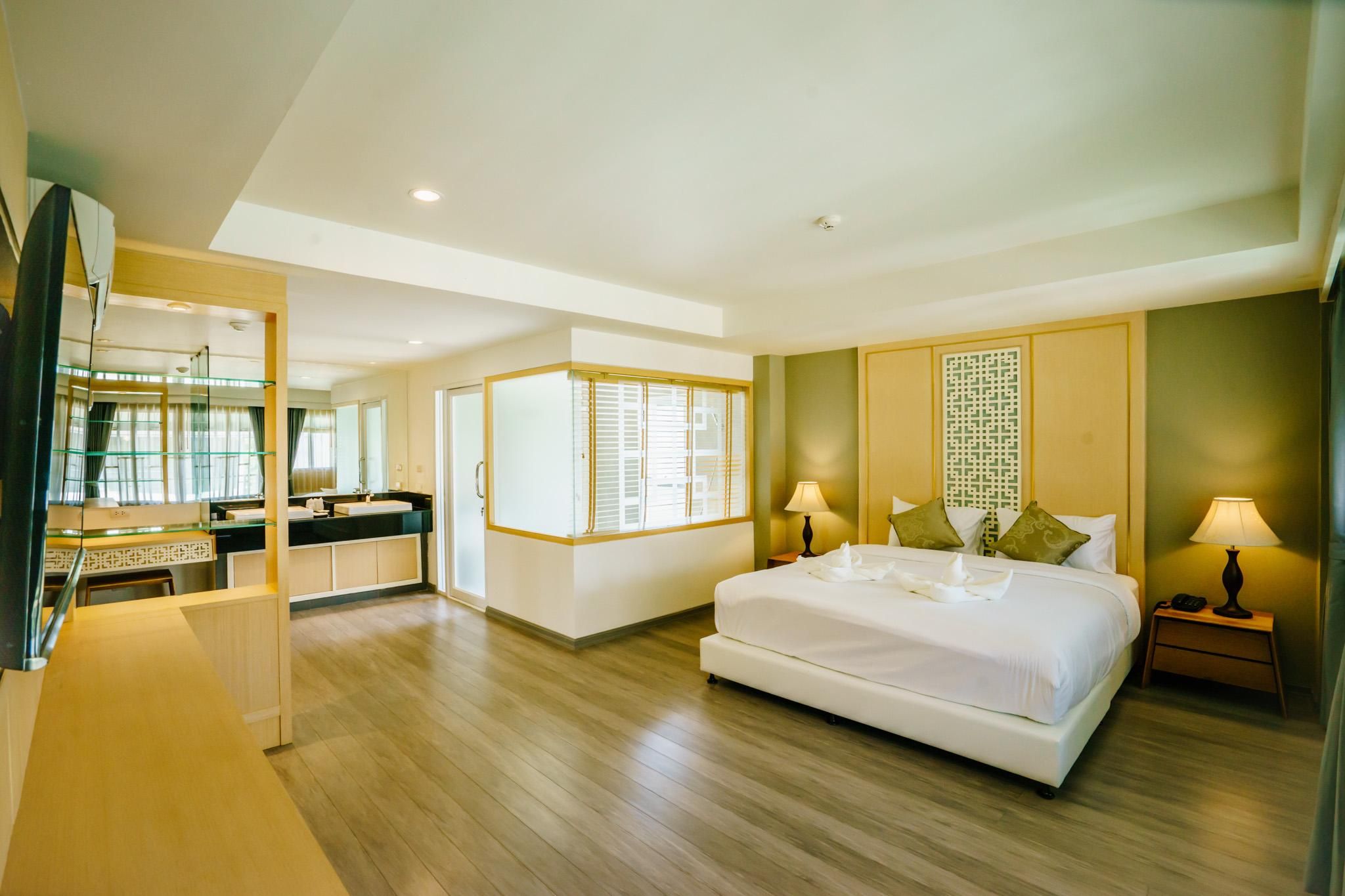 undefined Moon Dragon Hotel 5