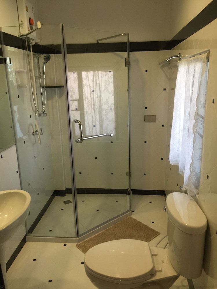 Lyndale Lodge Premium Double Room 4