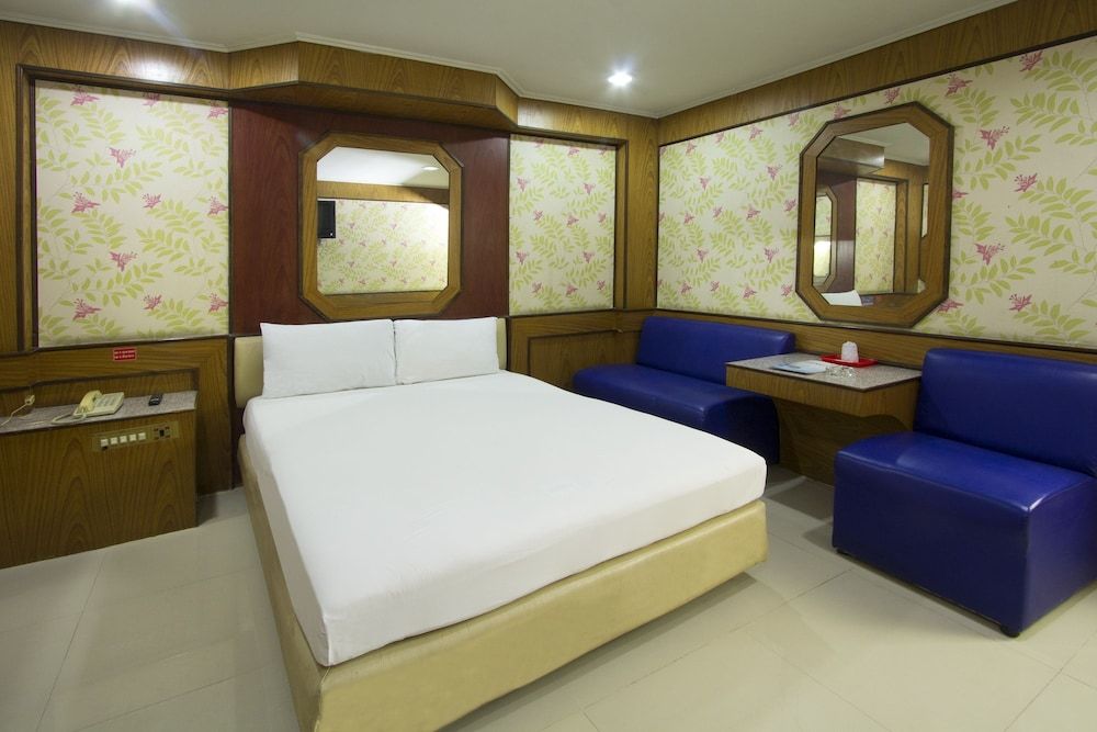 undefined RD Hotel 8