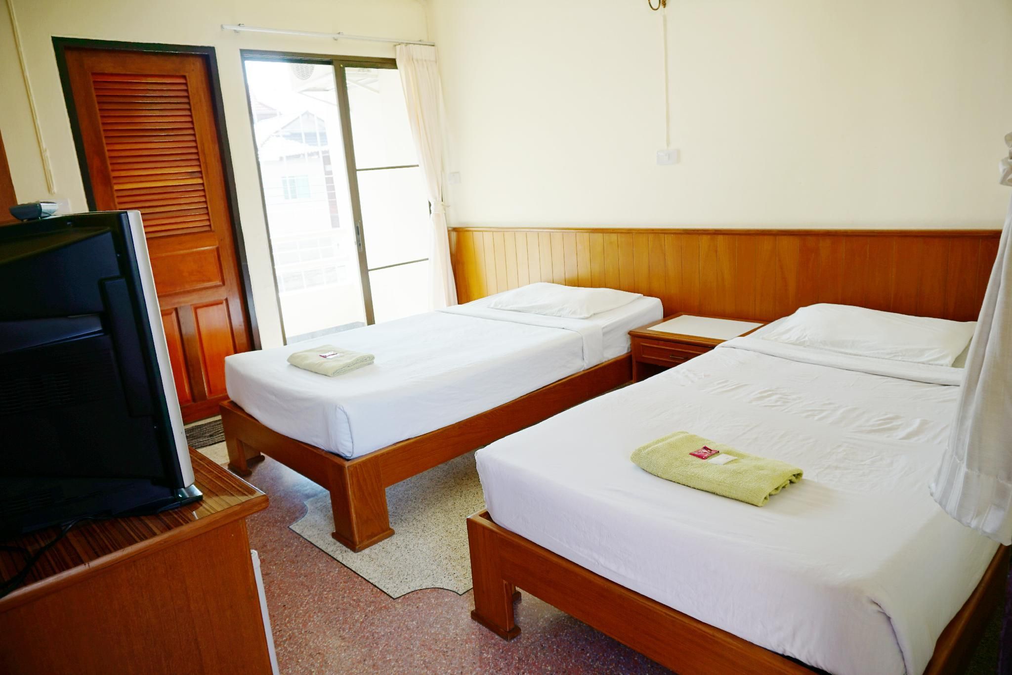 Standard Twin Room