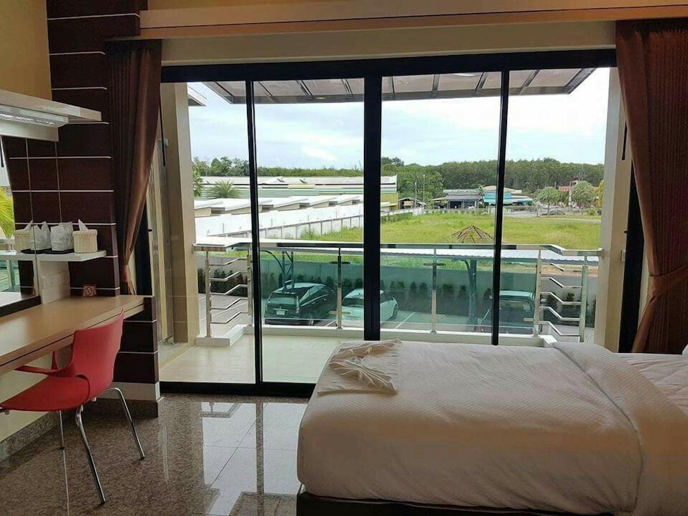 Smile Resort Thungsong Deluxe Double Room